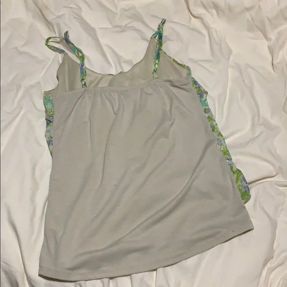 Layered ruffle floral tank top - Picture 2 of 4